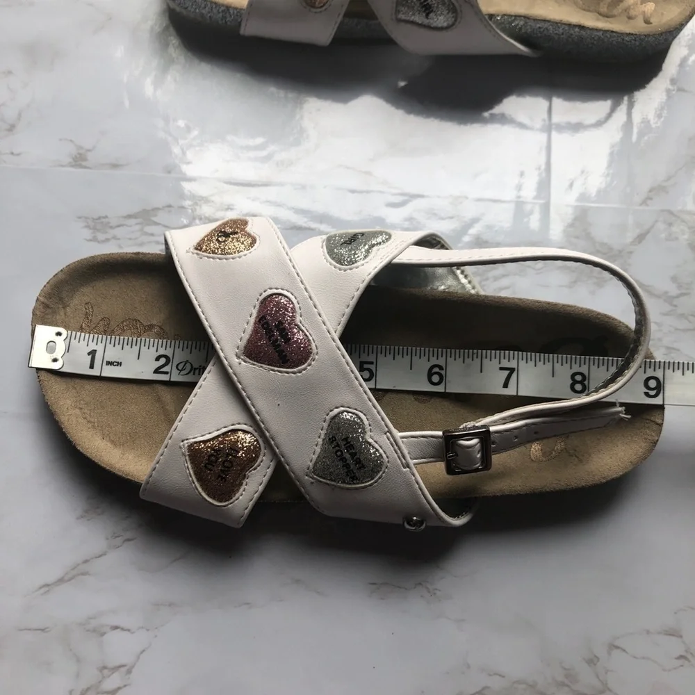 Sam Edelman girl’s Bethel Kandi white heart crisscross sandal shoes size 3